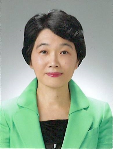 Photo of Ambassador Mari Miyoshi
