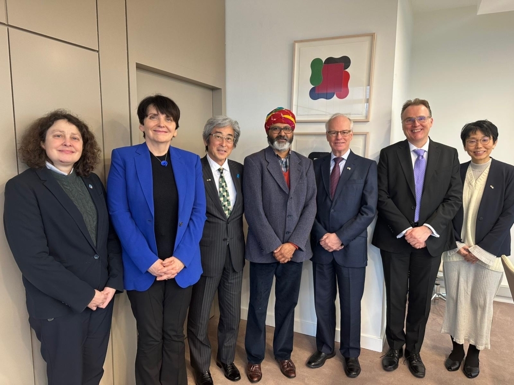 Professor Orla Feely, President of University College Dublin (second from left), Japanese Ambassador MIYAGAWA Manabu (third from left) and the participating professors of UCD (photo taken in January 2026)