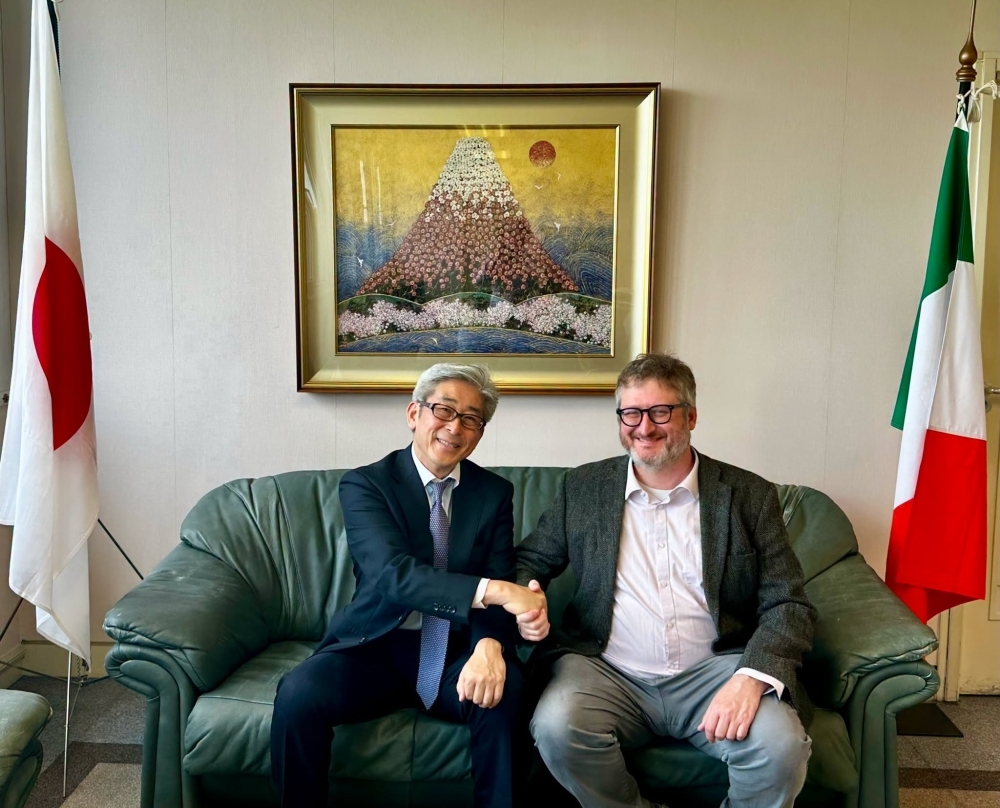 Professor Nathan Hill, Director of the Trinity Centre for Asian Studies, Trinity College Dublin (right) and Ambassador MIYAGAWA Manabu (left)